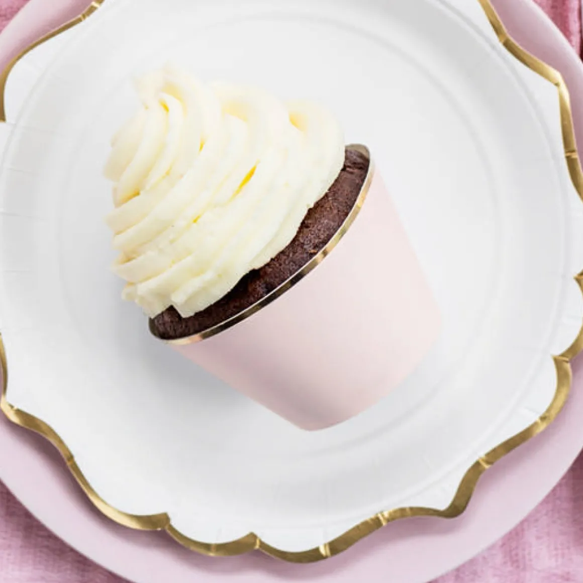 Guldkantet Cupcake Wrappers Lyserød