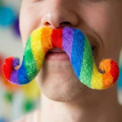 Regnbuefarvet Moustache